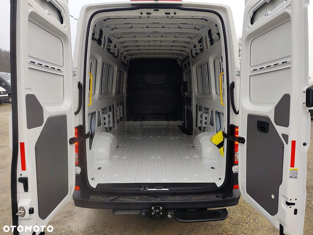 Volkswagen Crafter 35 furgon 140km 4490 - 23