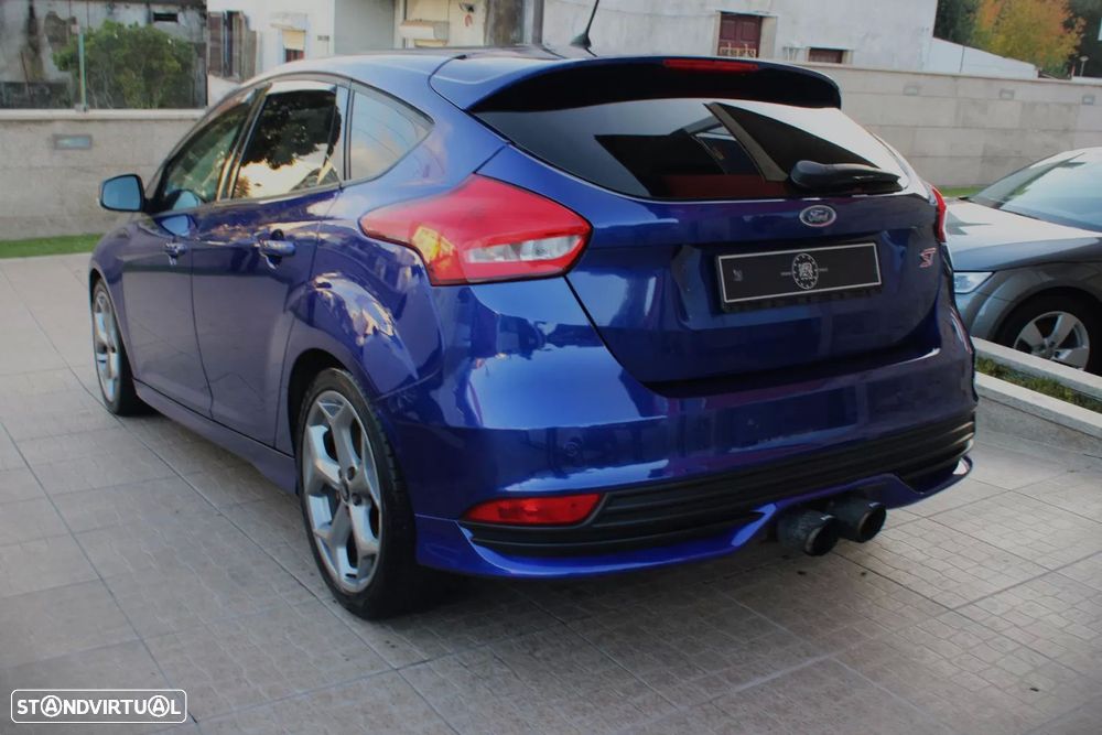 Ford Focus - 25