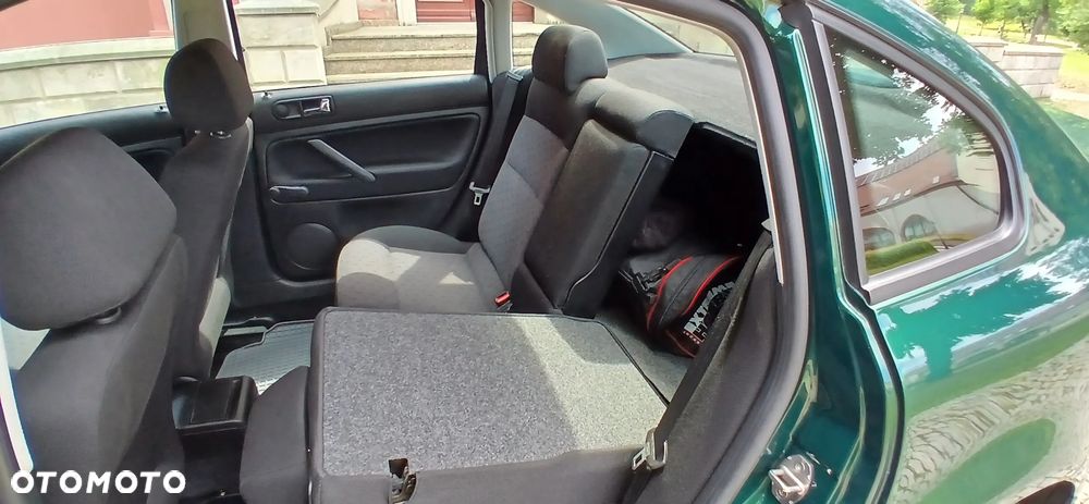 Volkswagen Passat - 25