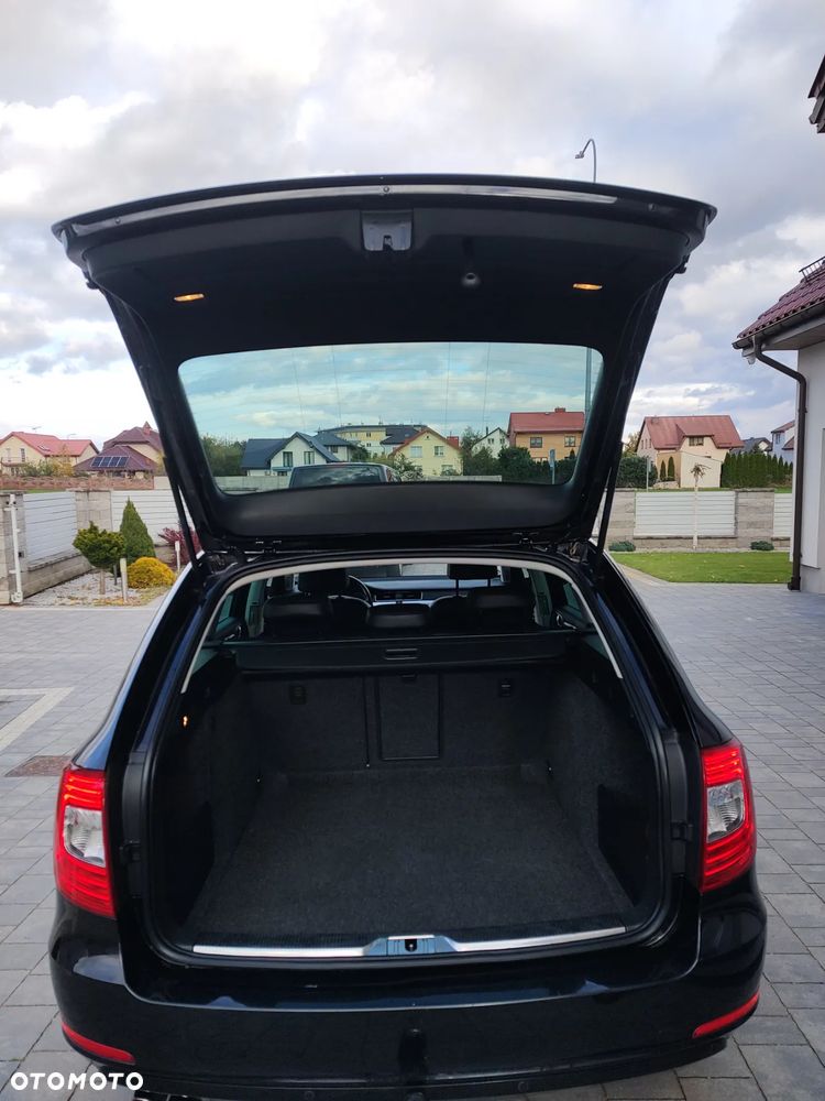 Skoda Superb 2.0 TDI Elegance - 14