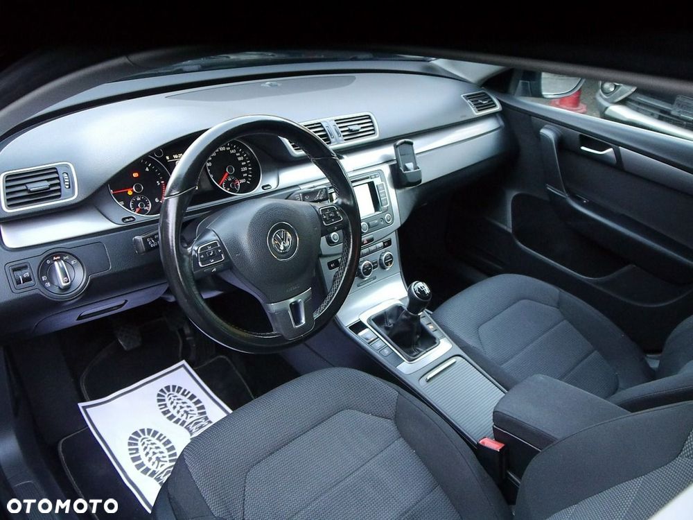 Volkswagen Passat - 26