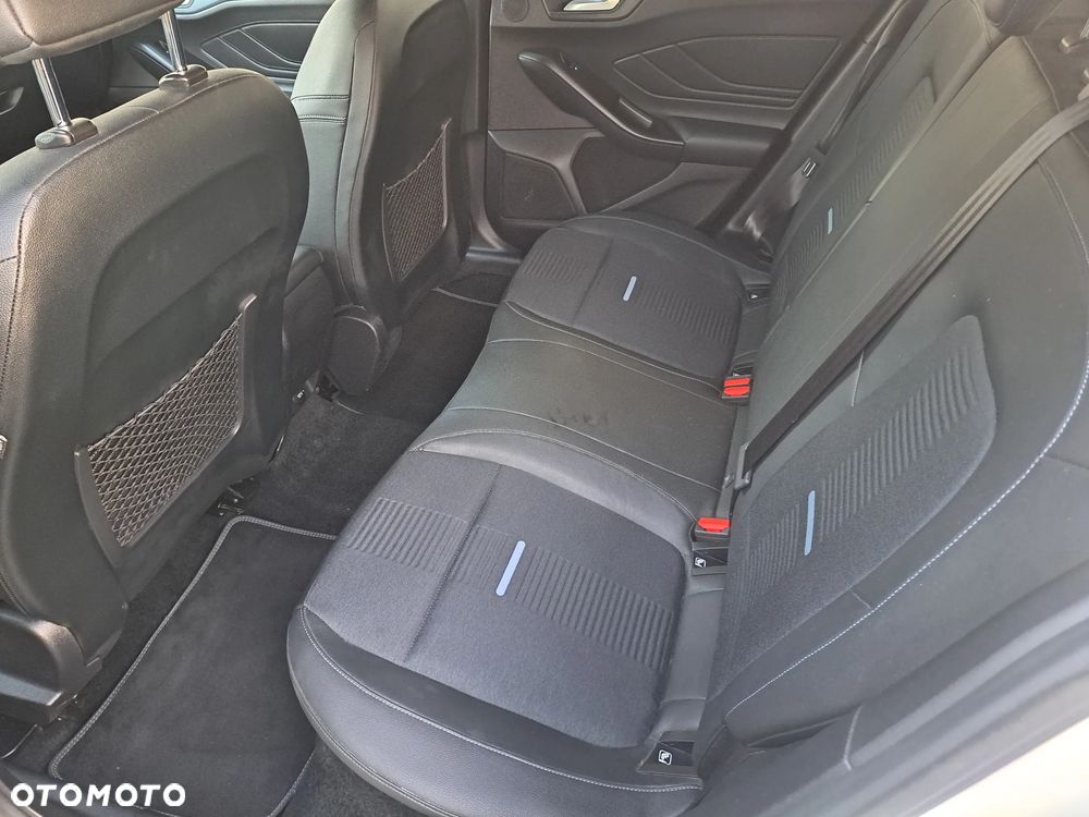 Ford Focus - 12