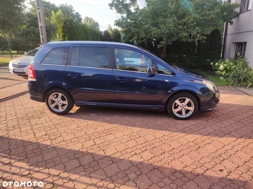 Opel Zafira - 1