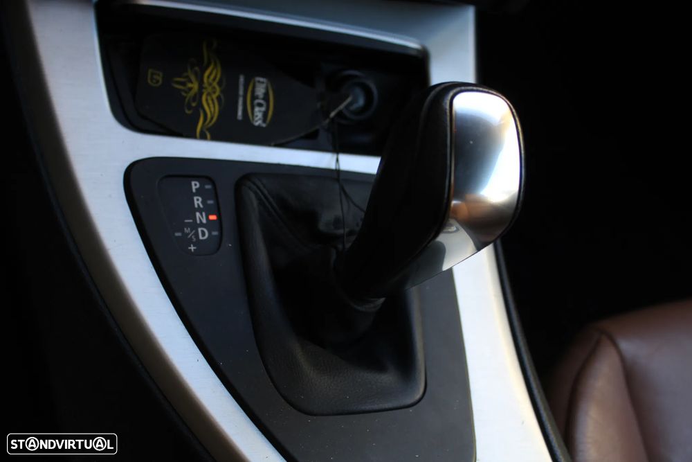 BMW 330 i Auto - 44