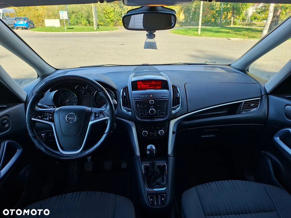 Opel Zafira - 9