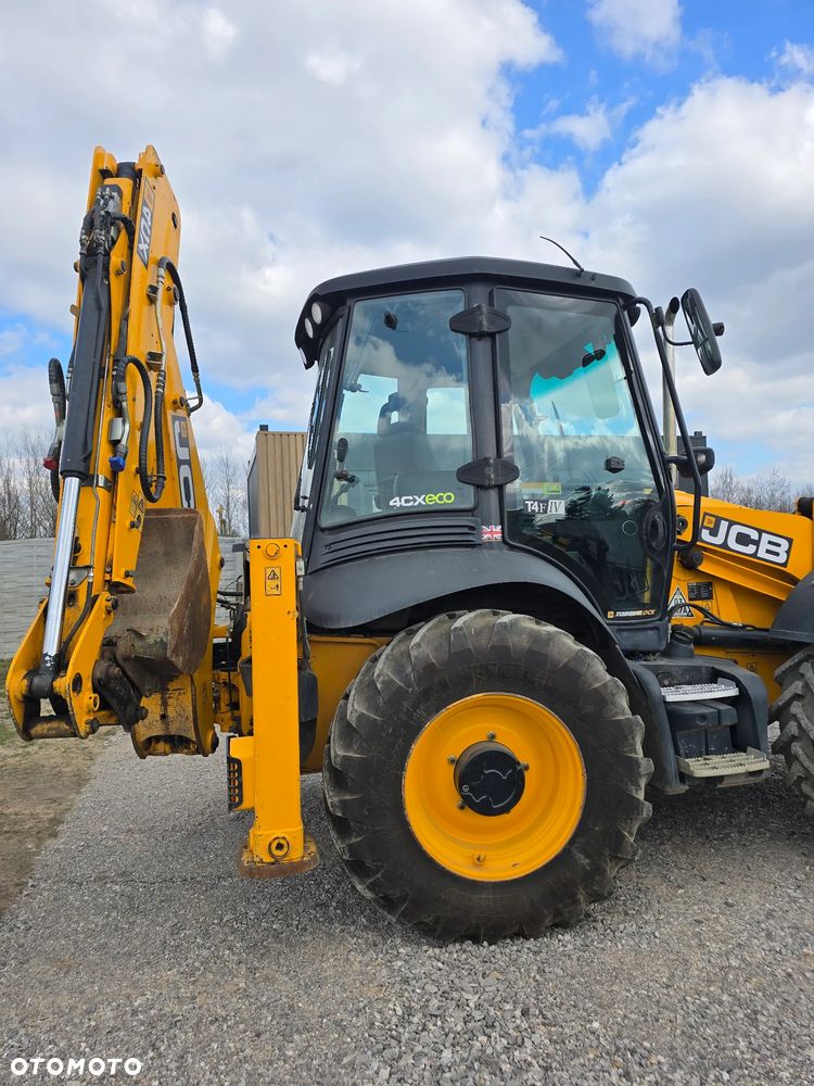 JCB - 9