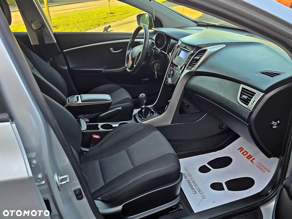 Hyundai i30 1.6 Classic EU5 - 14