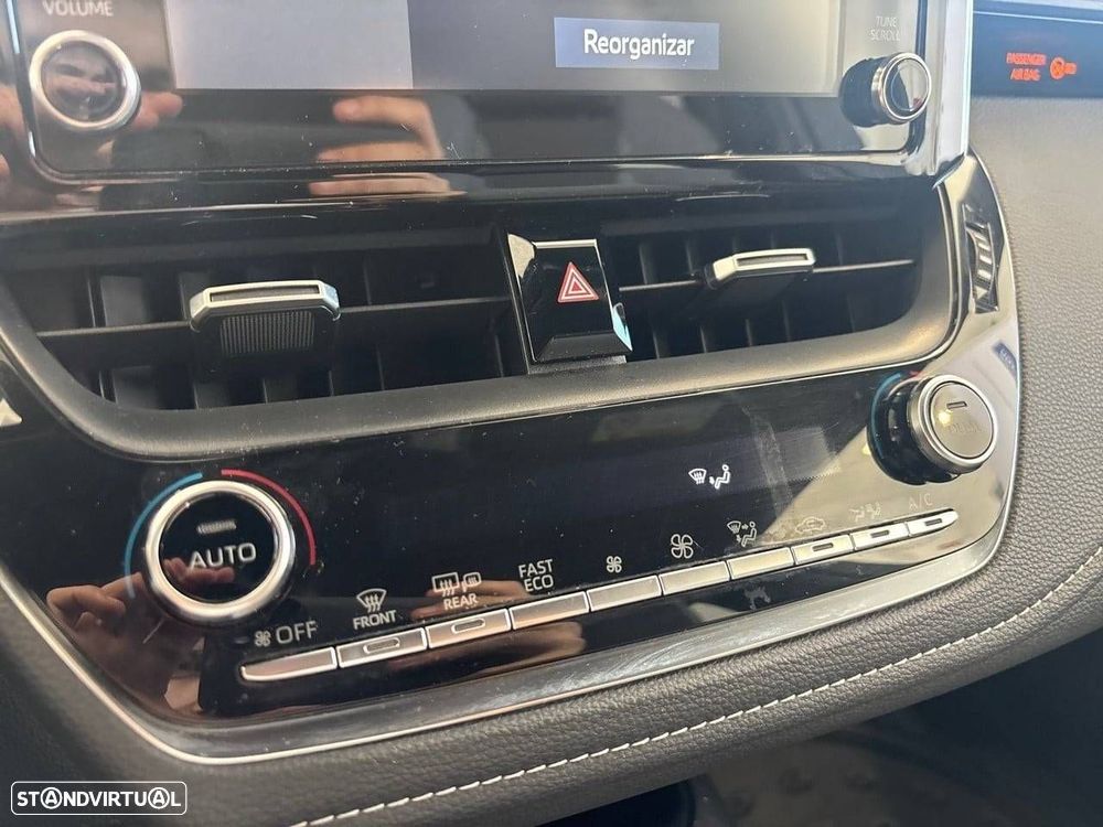 Toyota Corolla Touring Sports 1.8 Hybrid Trek - 17