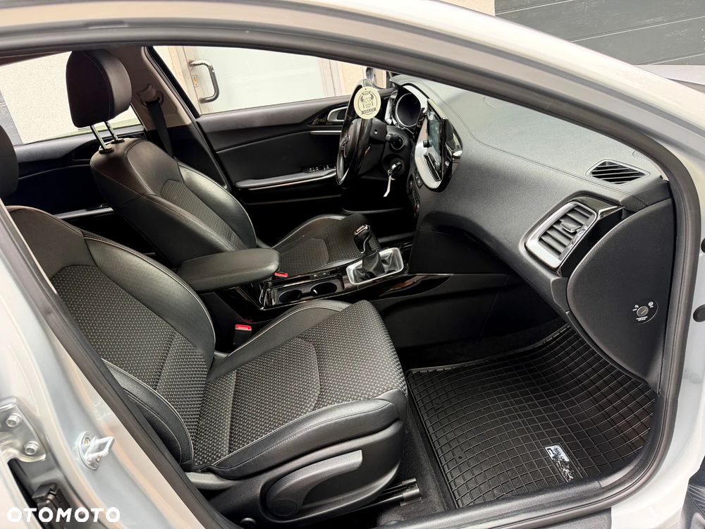 Kia Ceed 1.6 CRDi L Business Line - 24