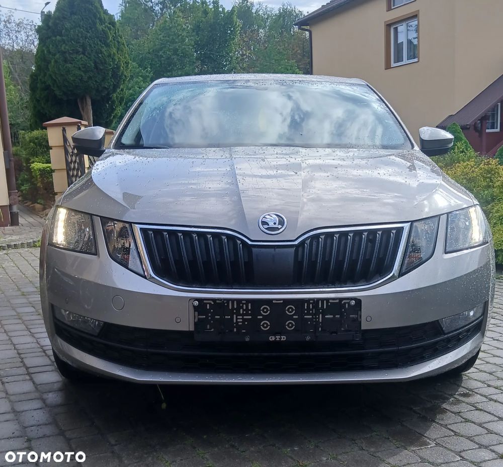 Skoda Octavia 1.6 TDI DSG Ambition - 3