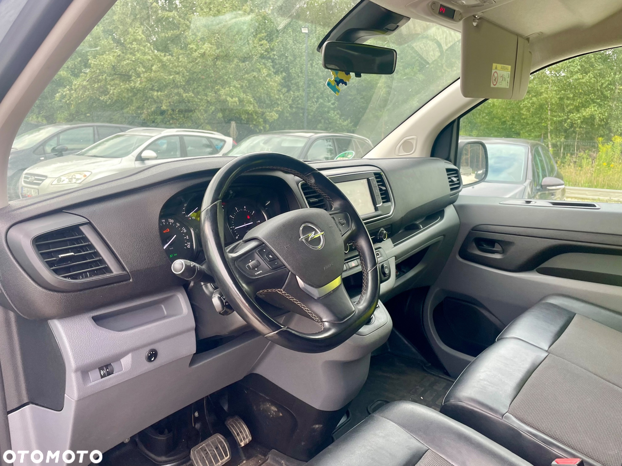 Opel Vivaro - 10