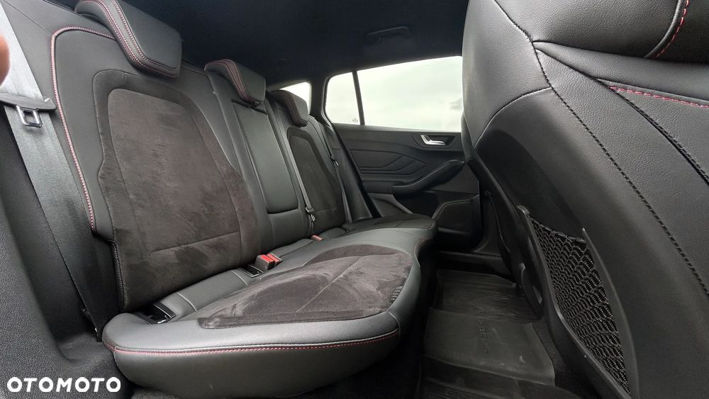 Ford Focus 2.3 EcoBoost ST X - 21