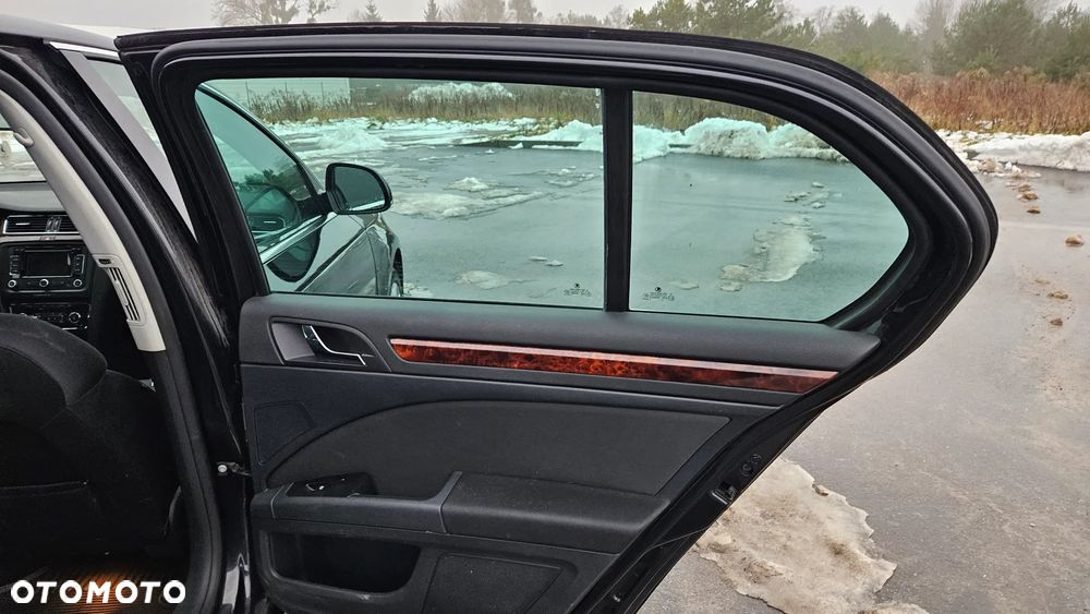 Skoda Superb 2.0 TDI Comfort DSG - 35