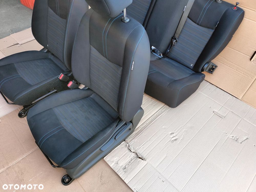 NISSAN LEAF II ZE1 2019 FOTELE KANAPA TYŁ - 5