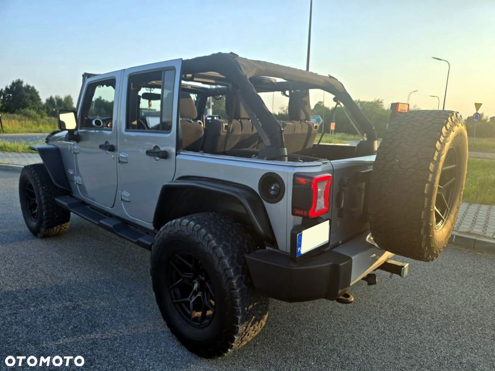 Jeep Wrangler 3.6 Unlim Sahara - 12
