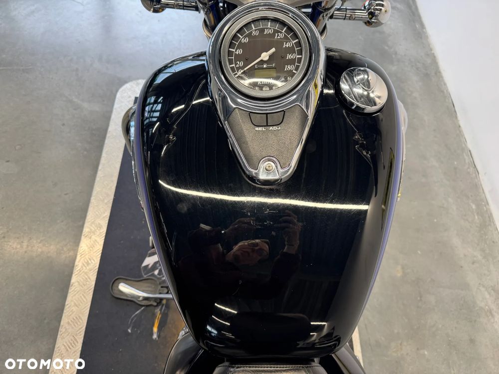 Suzuki Intruder - 29