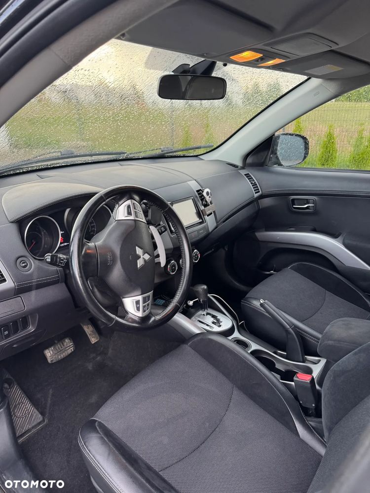 Mitsubishi Outlander - 7
