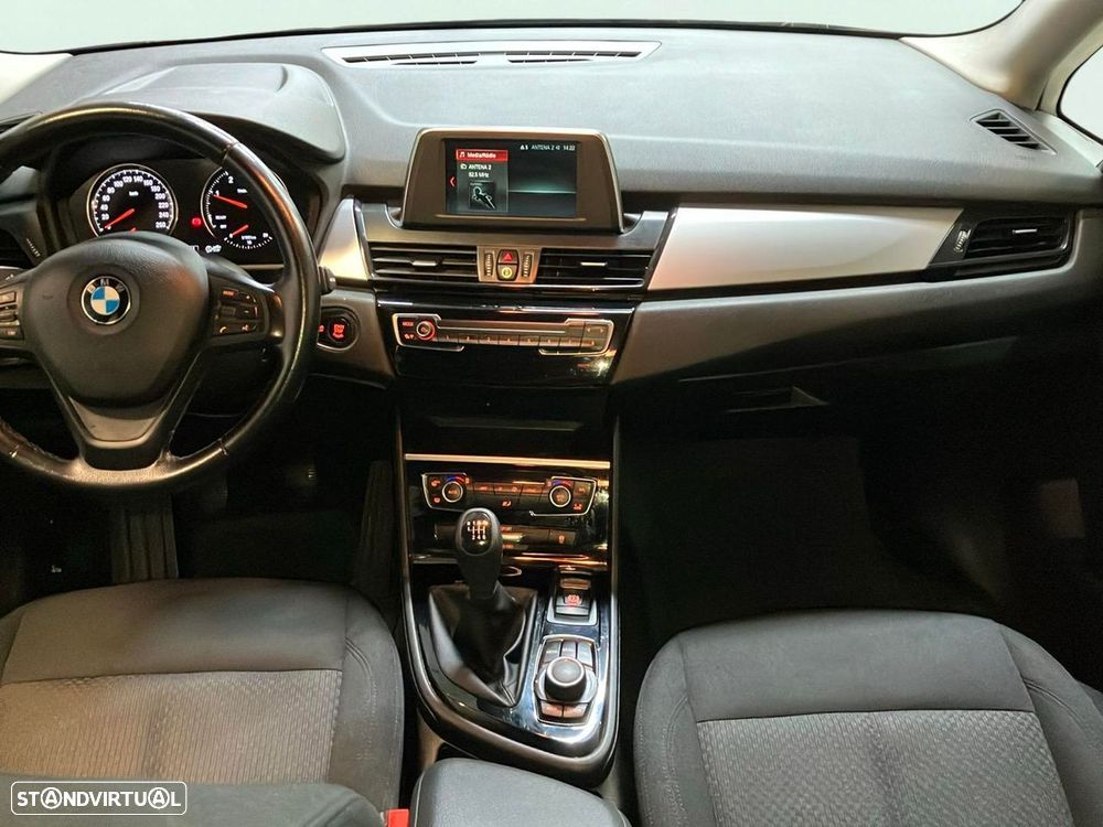 BMW 216 Active Tourer - 12