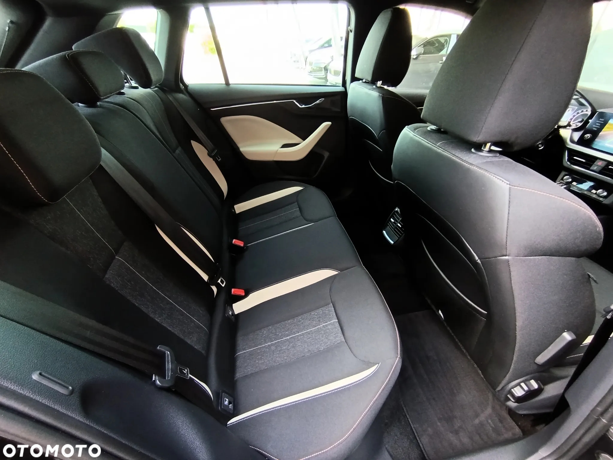 Skoda Kamiq 1.0 TSI Style DSG - 12