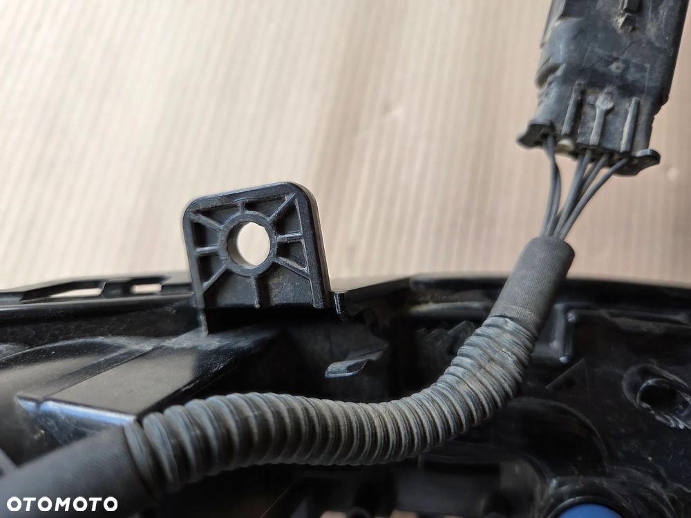 Led DRL halogen prawy przedni peugeot 308 P5 T10 - 13