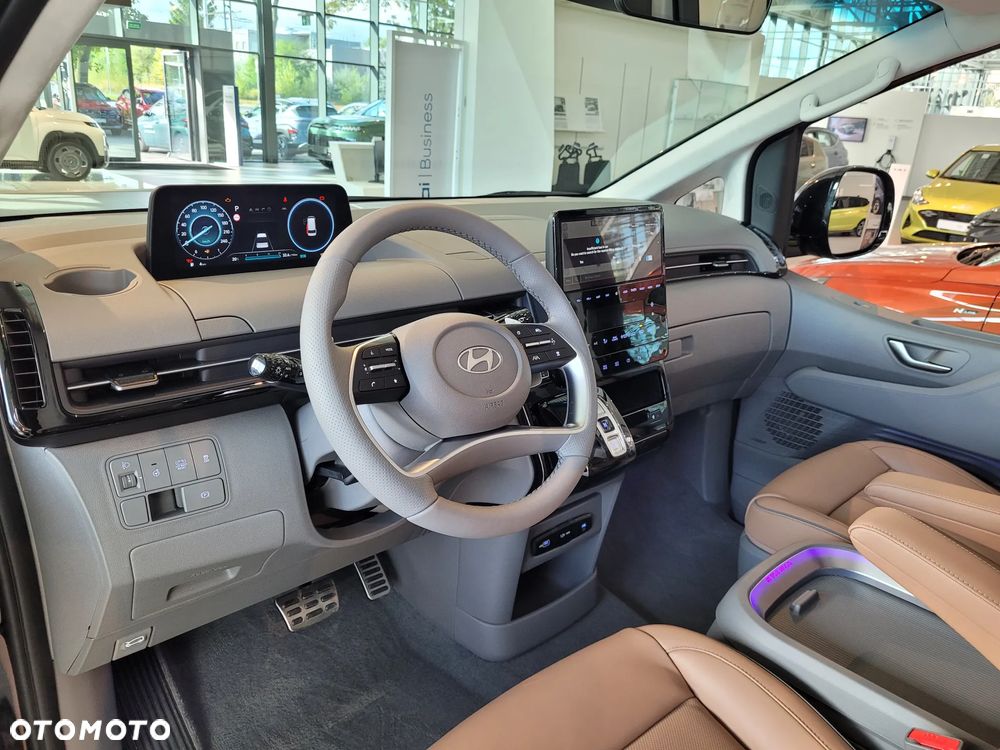 Hyundai Staria - 7