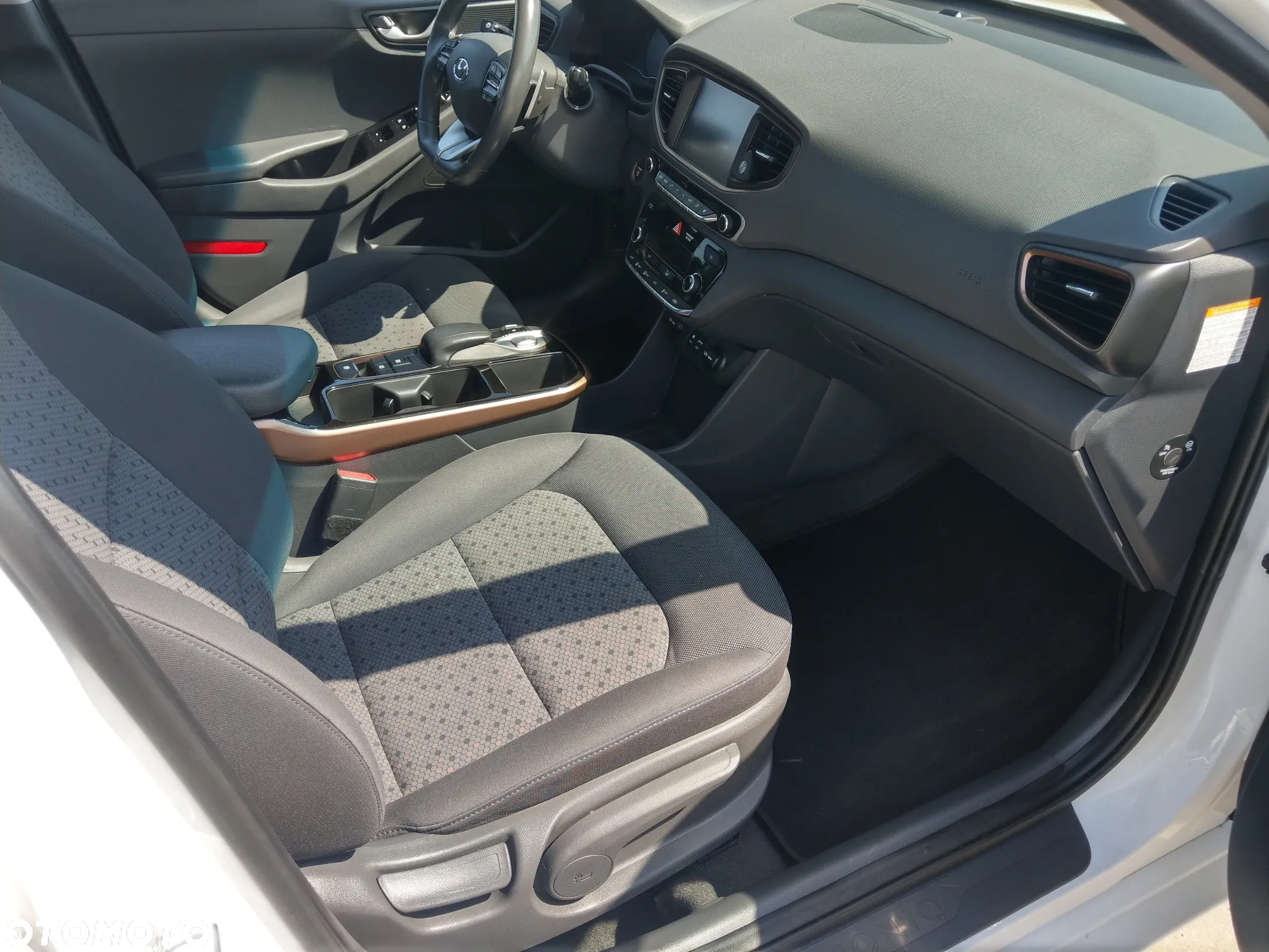 Hyundai IONIQ electric Premium - 22