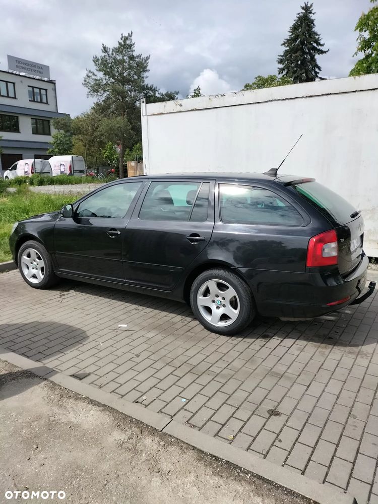 Skoda Octavia 1.9 TDI DPF Ambiente - 2