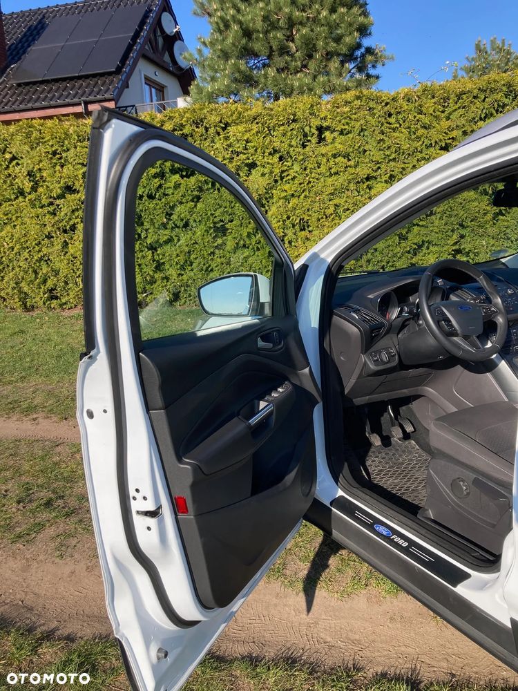 Ford Kuga 1.5 EcoBoost 2x4 Trend - 6