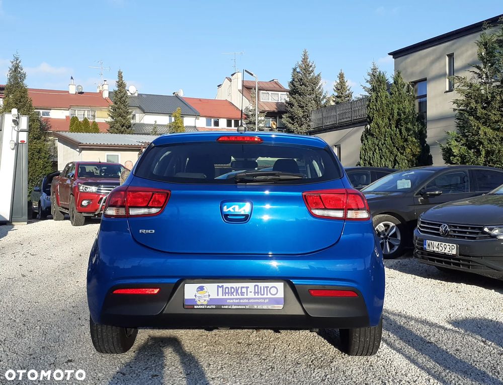 Kia Rio - 4