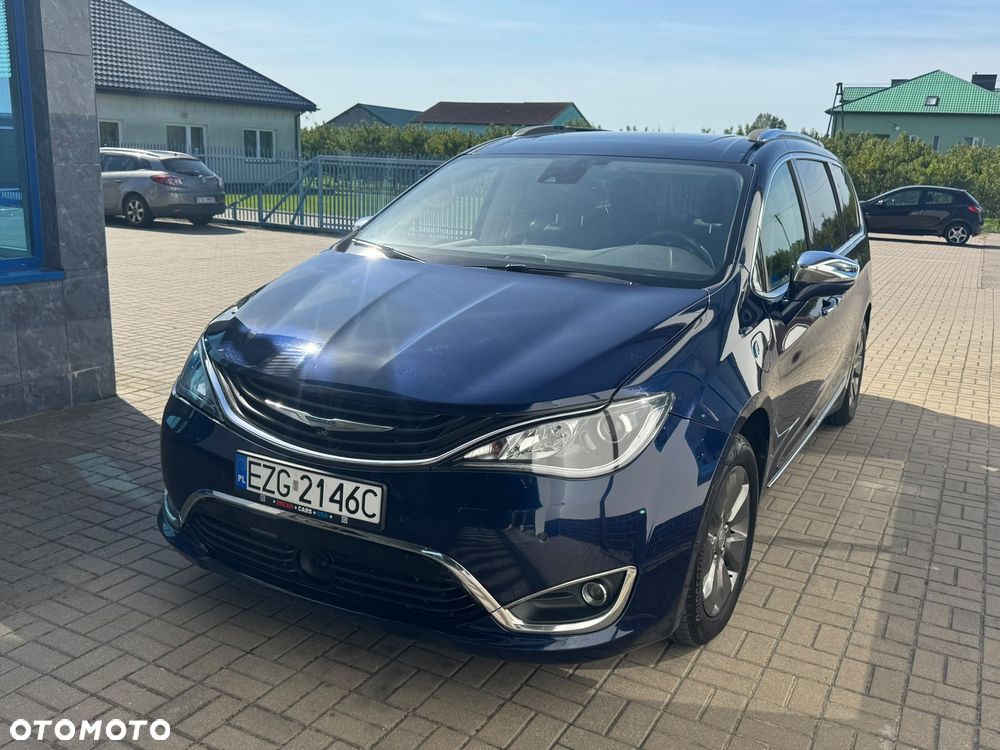 Chrysler Pacifica - 4