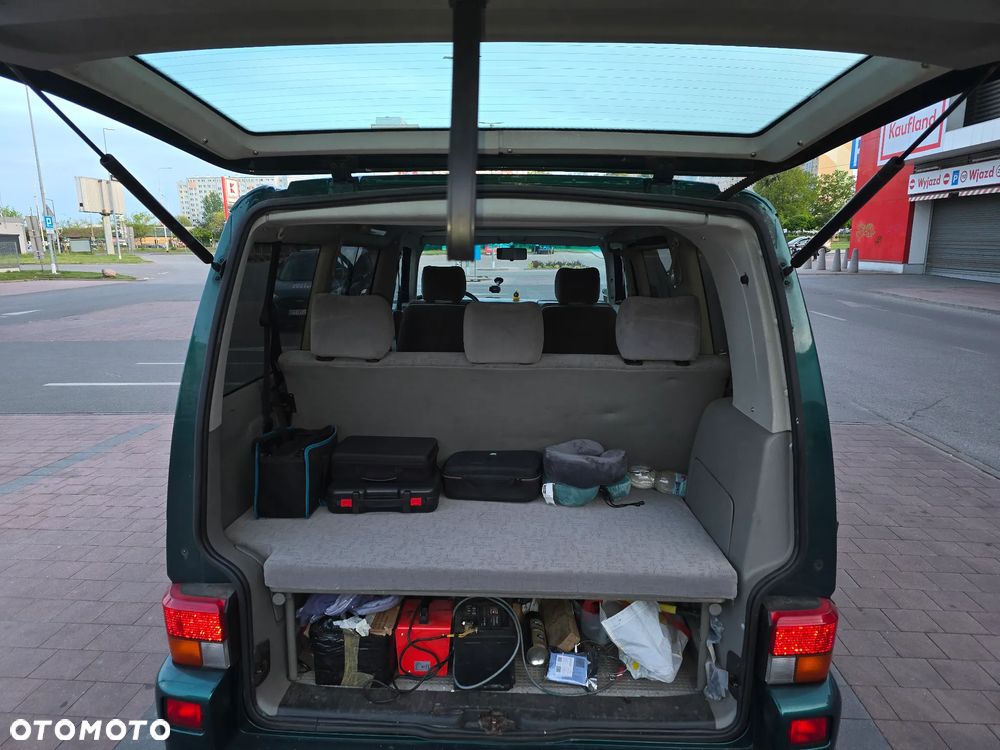 Volkswagen Multivan Standard - 12