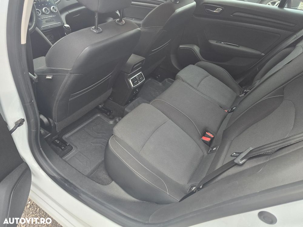 Renault Megane Blue dCi 116 Intens - 9