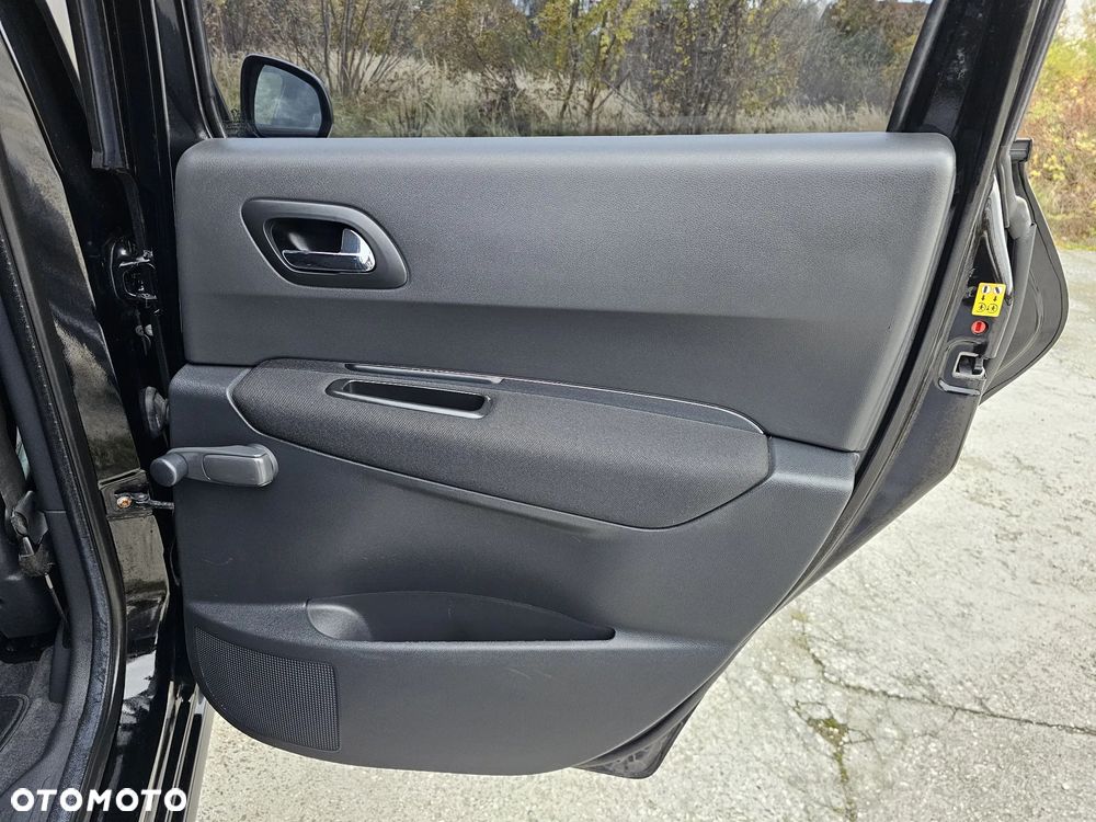 Peugeot 3008 1.6 Active - 27