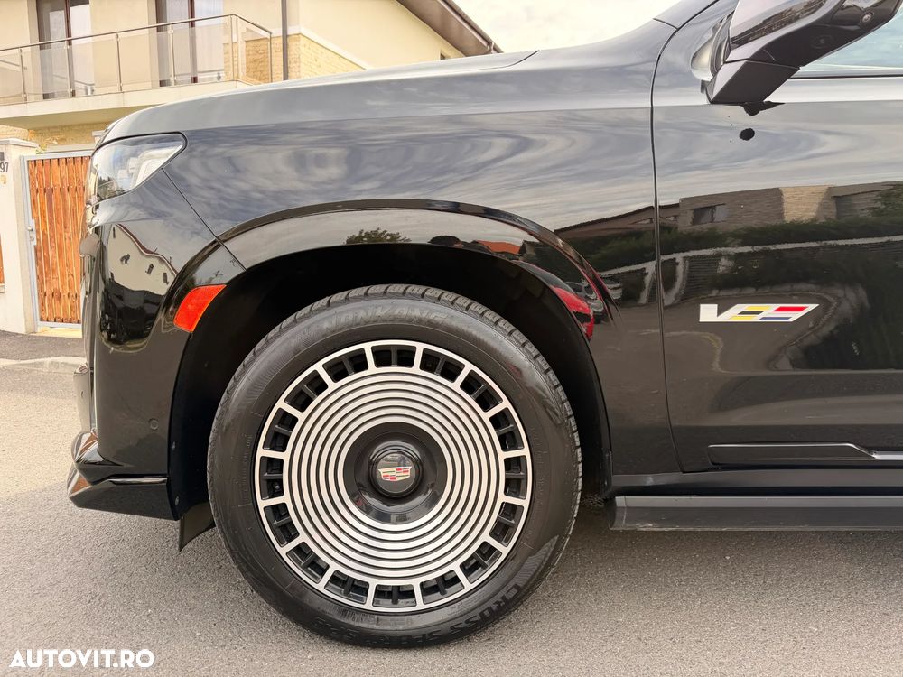 Cadillac Escalade - 9