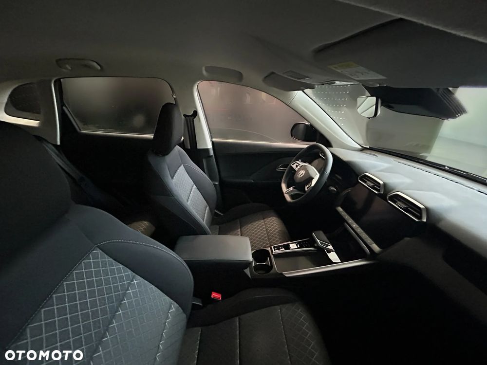MG ZS Hybrid+ - 14