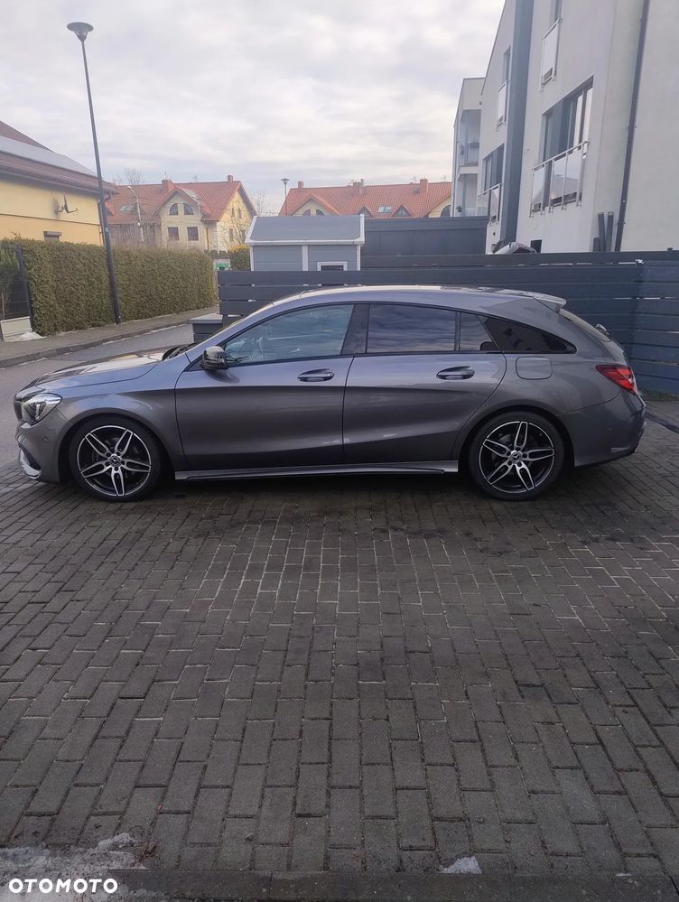 Mercedes-Benz CLA 180 7G-DCT UrbanStyle Edition - 3