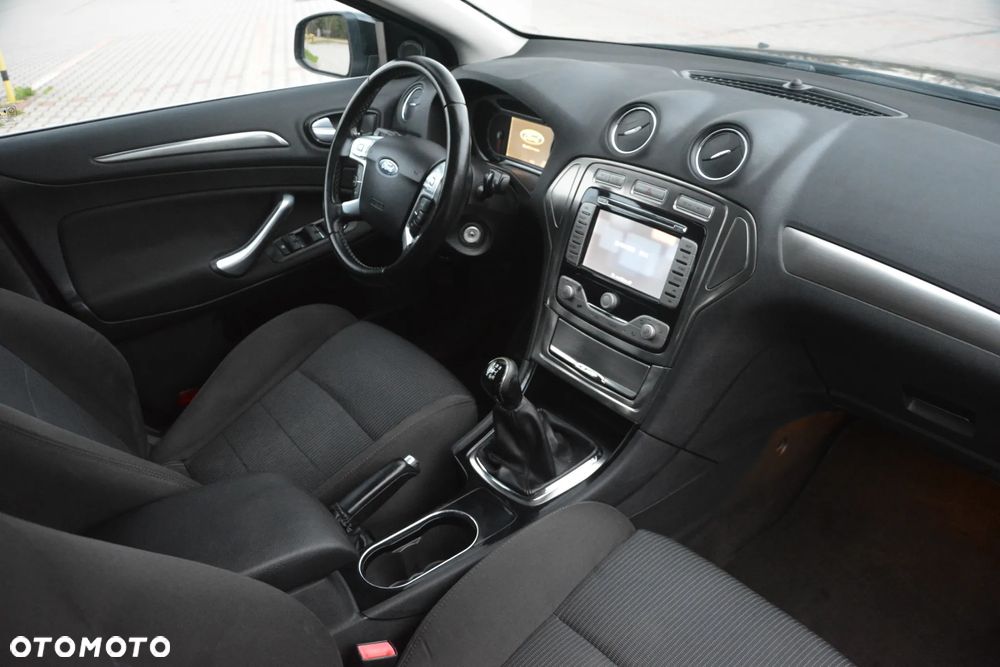 Ford Mondeo 2.0 Viva Titanium - 24