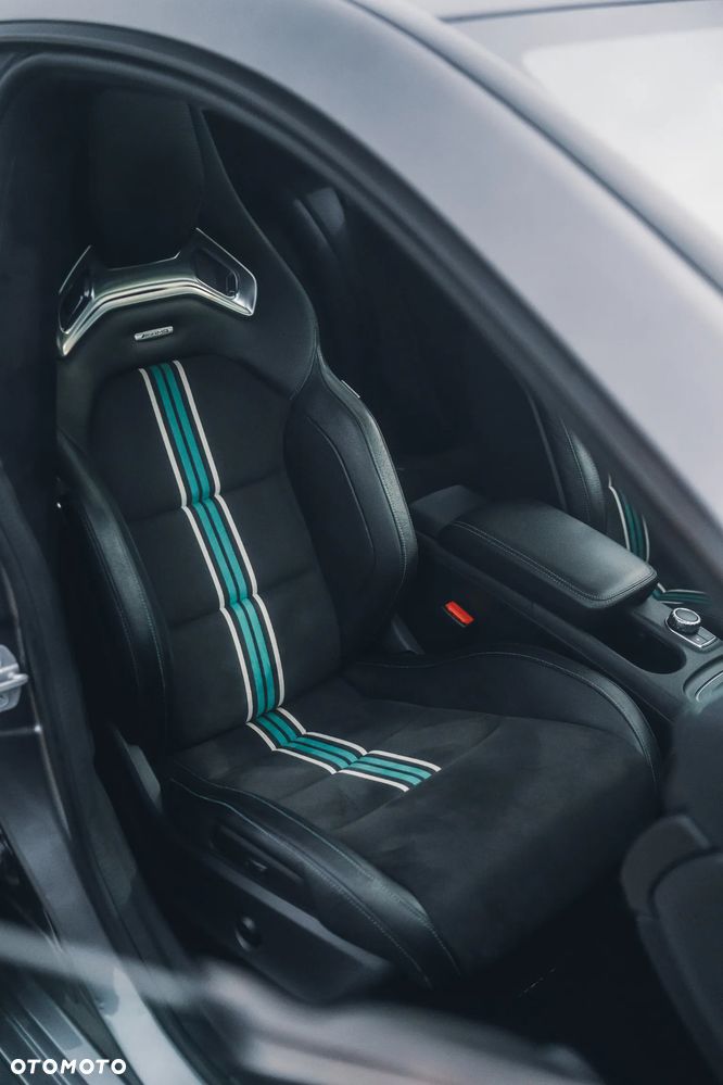 Mercedes-Benz CLA - 12