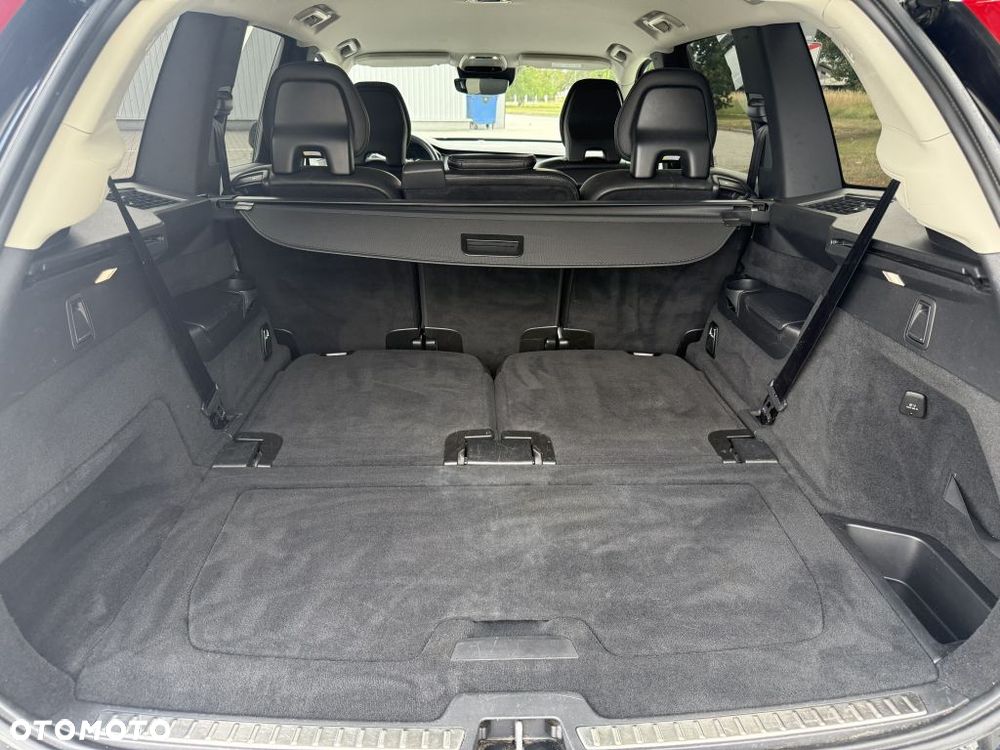 Volvo XC 90 D5 SCR AWD Momentum 7os - 13