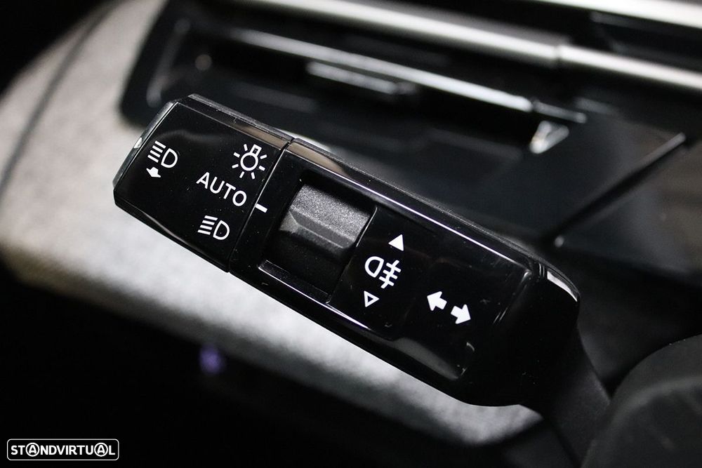 Peugeot 3008 1.2 Hybrid Allure e-DCS6 - 17
