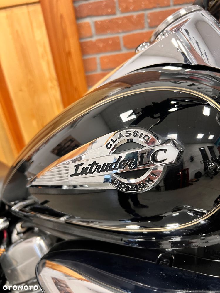 Suzuki Intruder - 9
