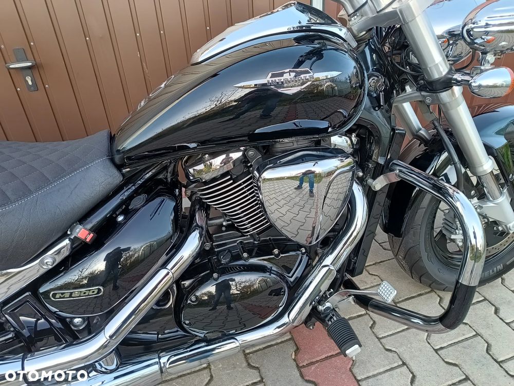 Suzuki Intruder - 13