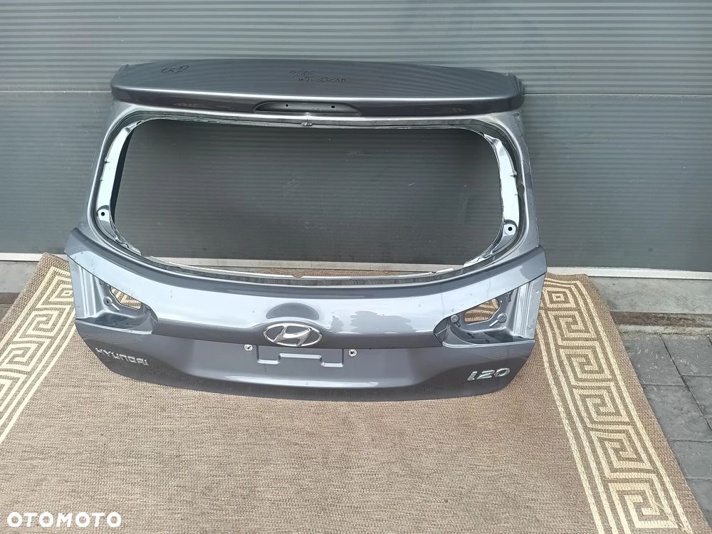 Klapa bagażnika tył hyundai i20 - 1