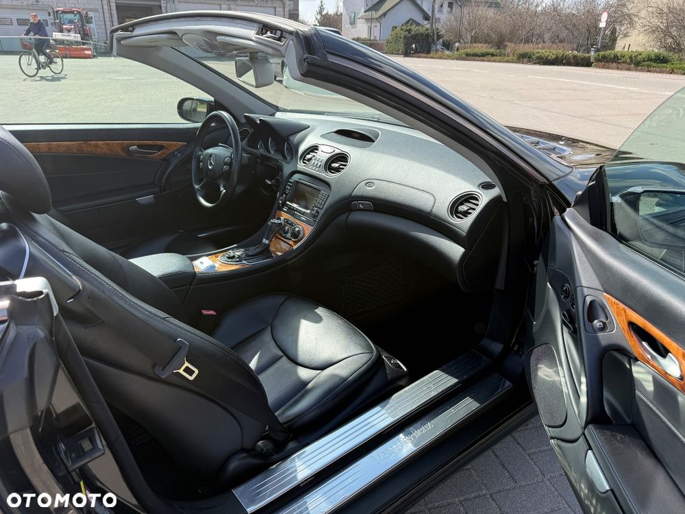 Mercedes-Benz SL - 32