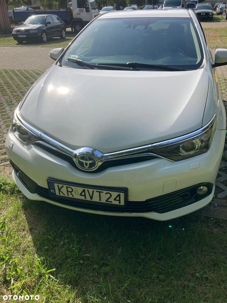 Toyota Auris 1.8 VVT-i Hybrid Automatik Edition - 2