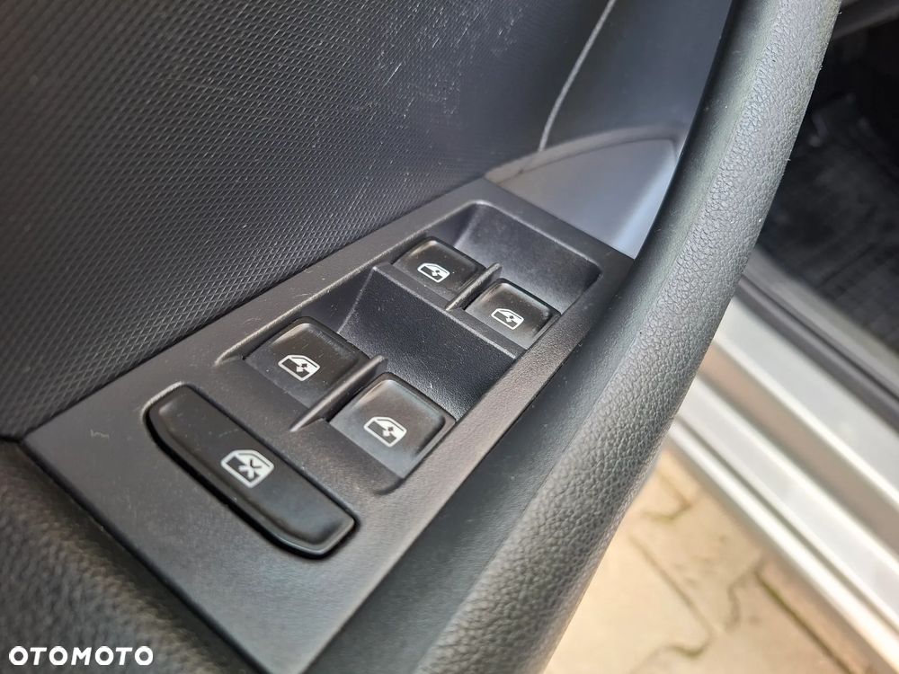 Skoda RAPID 1.0 TSI Style - 23