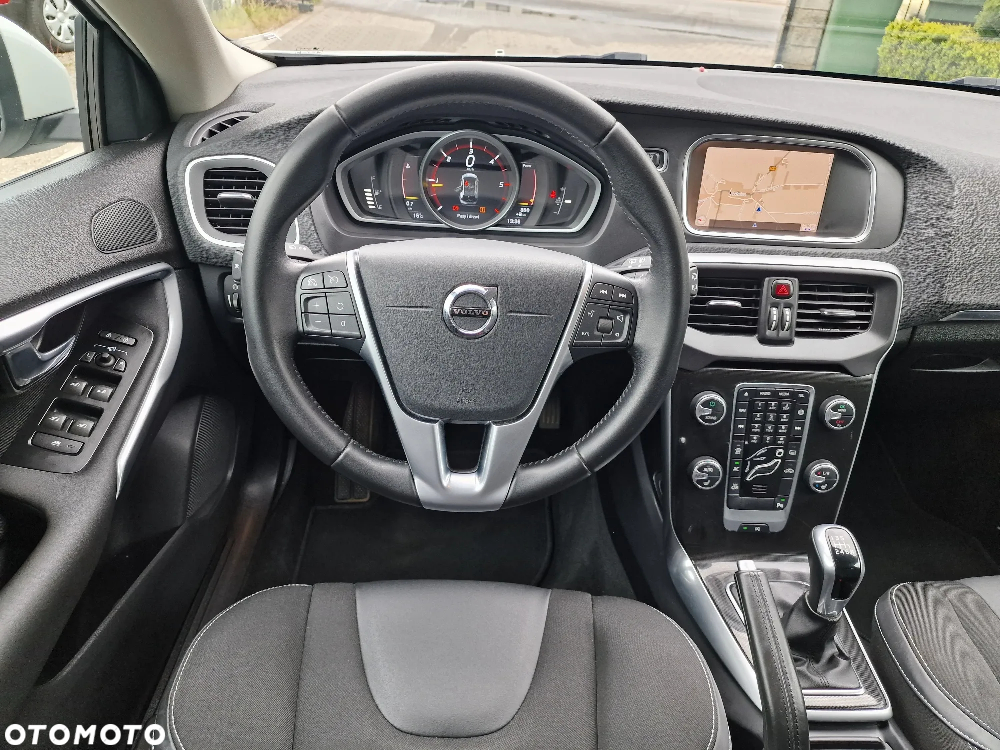 Volvo V40 D2 Drive-E Momentum - 22