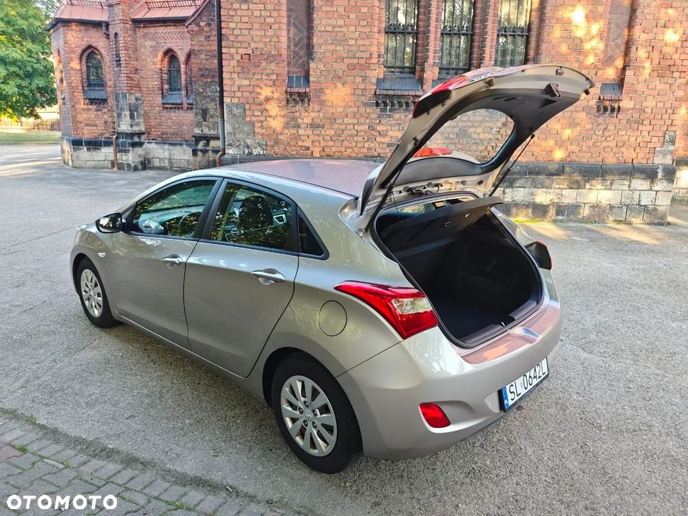 Hyundai i30 1.4 Passion - 26