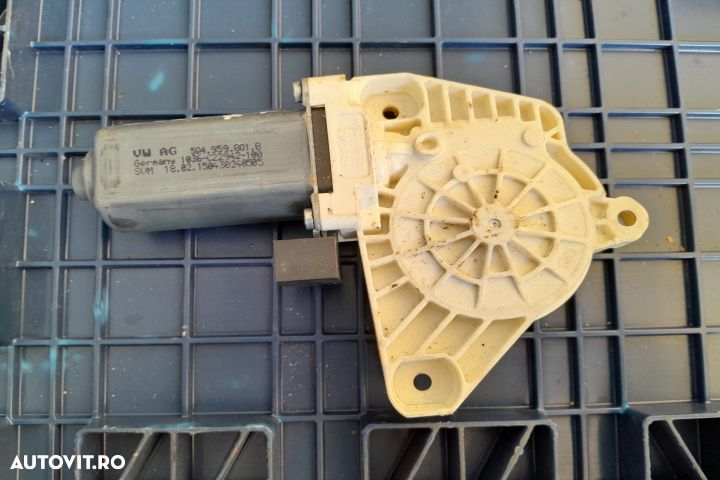 Motoras macara geam fata stanga 5Q4959801B Volkswagen VW Golf 7 [2012 - 4