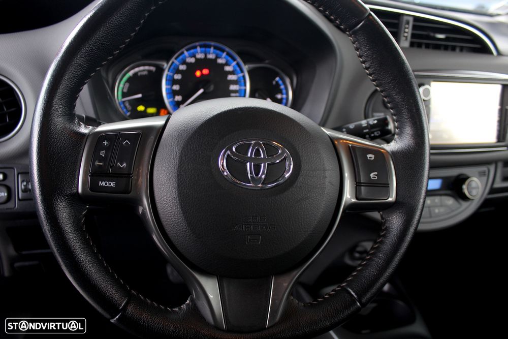 Toyota Yaris 1.5 HSD Comfort +P.Style+Navi - 11